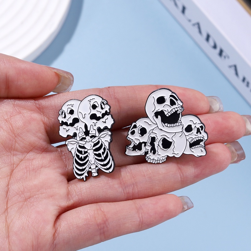 Bros Pin Enamel Bentuk Kepala Tengkorak Warna Hitam Gaya Punk Gothic Untuk Hadiah