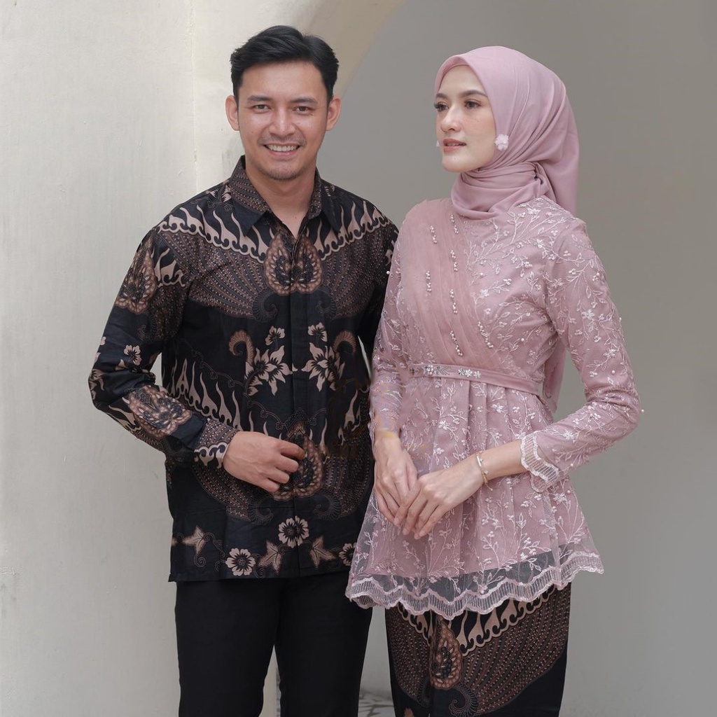 AZKANA BATIK - Batik Couple Kebaya Modern Dahlia Kebaya Brokat Tulle Modern Allsize Mix Payet Modern Kemeja Pria Lengan Panjang Size M,L,XL