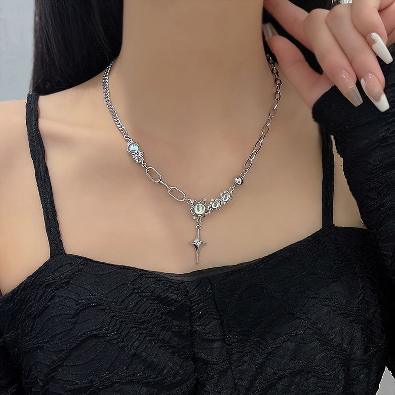 Kalung Rantai Dengan Liontin Bintang Hias Batu Zircon Untuk Wanita