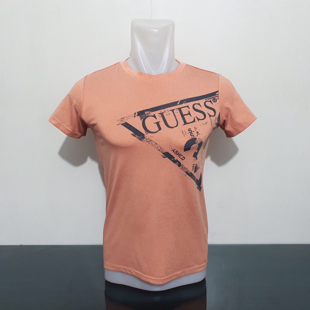 Baju Kaos Wanita GUESS - Size S - Lebar Dada 44 cm - Original 100%