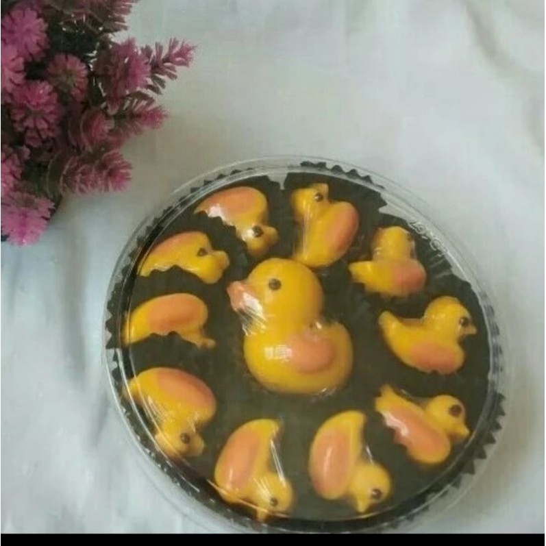 

cokelat praline bebek besar dan kecil / toples 250 gram