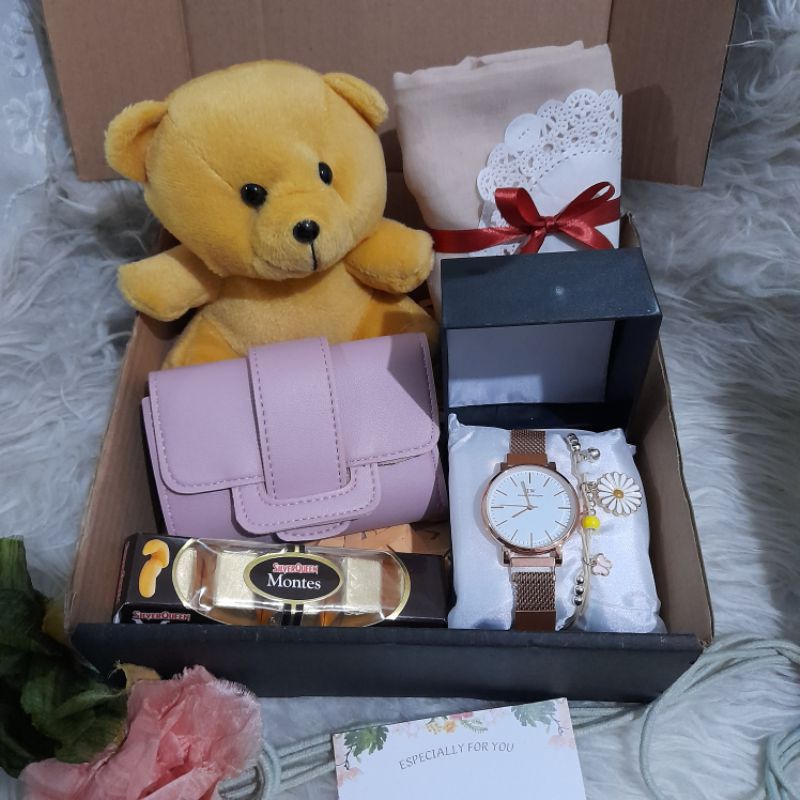 e2) Hampers Ulang Tahun Cewek Anniversary Wisuda Gift Box