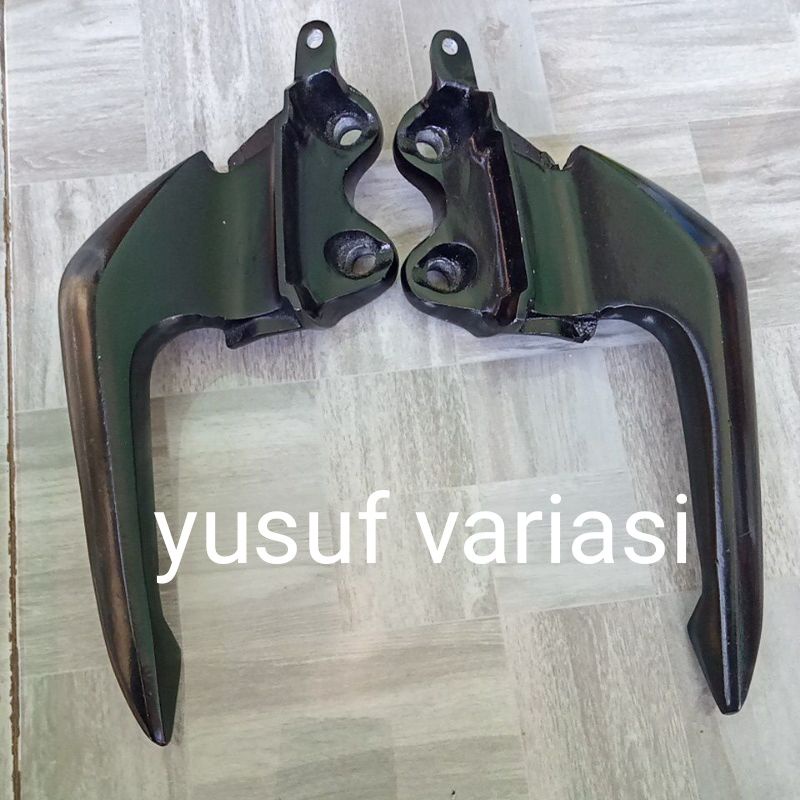 Behel begel pegangan jok belakang CB150R LED facelift