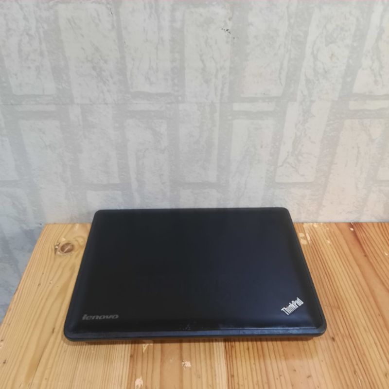 Lenovo Thinkpad X131E intel Celeron Ram 4/500Gb FULL APLIKASI SIAP PAKAI SLIM RINGAN