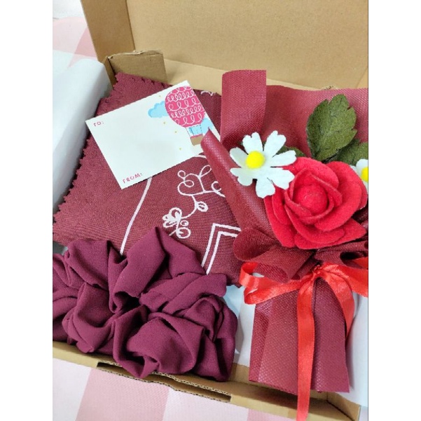 Hampers Hijab Syar'i untuk Kado Ulang Tahun/wedding/anniversary/wisuda dll