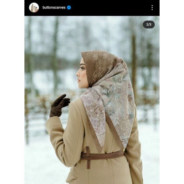 Preloved Disney Frozen Wood Buttonscarves