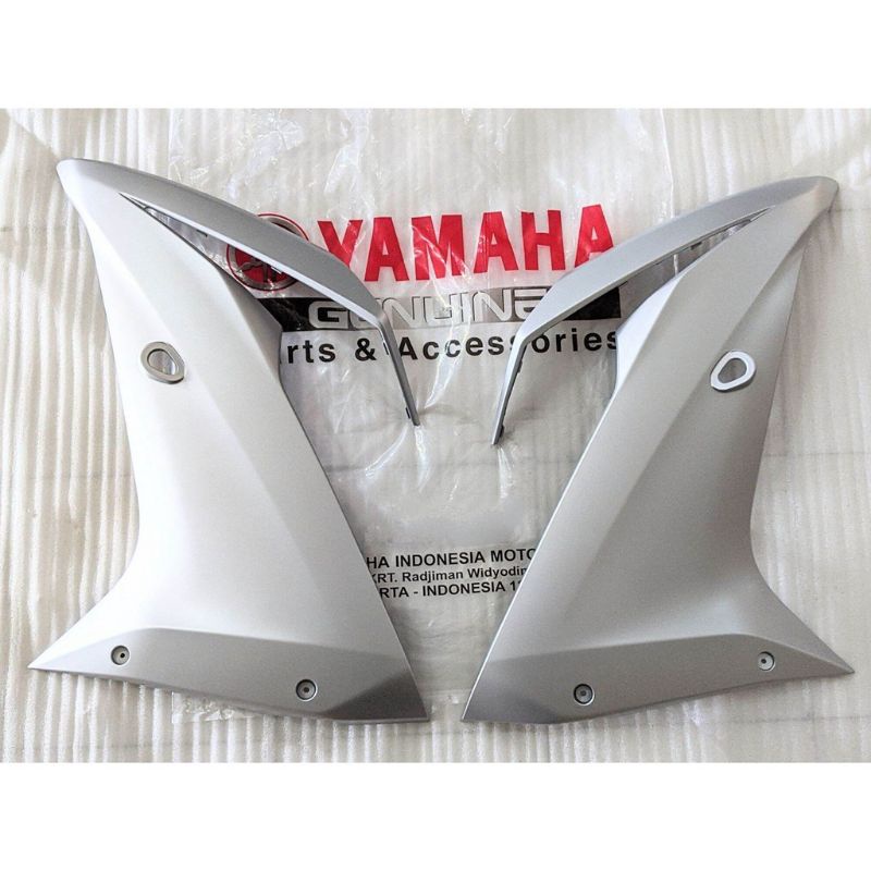 FAIRING SAYAP DEPAN KANAN KIRI YAMAHA R15 V3 ORIGINAL YAMAHA SILVER