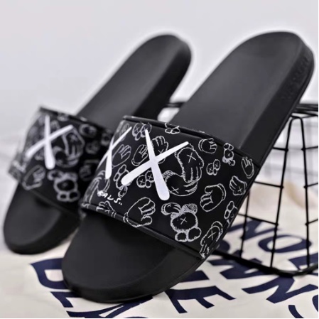 SANDAL PRIA UNISEX KARET SLOP MOTIF XX APPLAUSEE