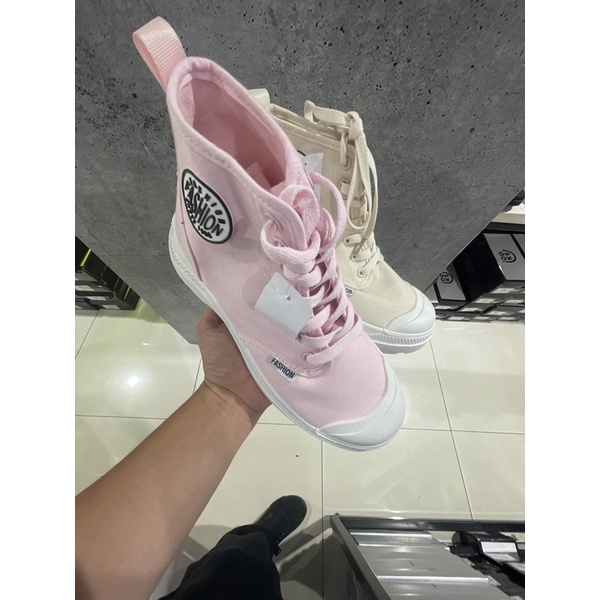 SEPATU WANITA MERK LOOKS TERBARU