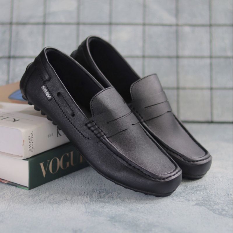 Veronna Sepatu Slip on Pria Sepatu Pria Casual Kulit Syntetik Sepatu Kondangan Kerja Kuliah