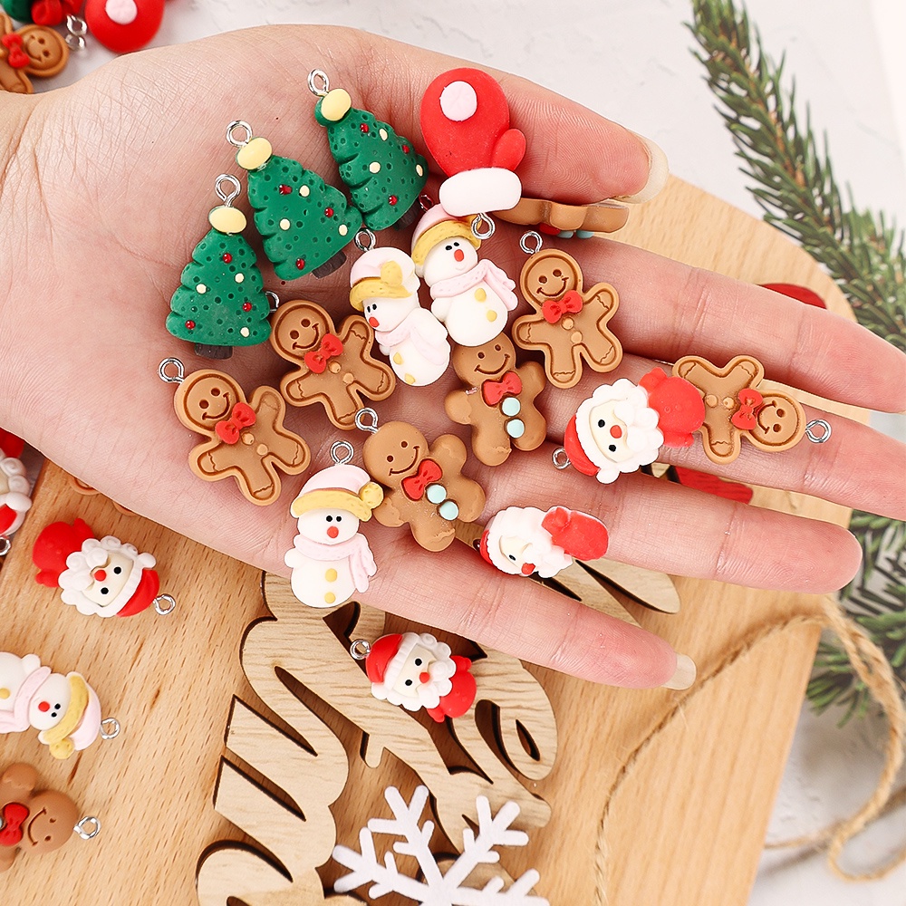 10pcs / set Gantungan Kunci Bentuk Gingerbread Man Santa Snowman Bahan Resin Untuk Aksesoris Natal