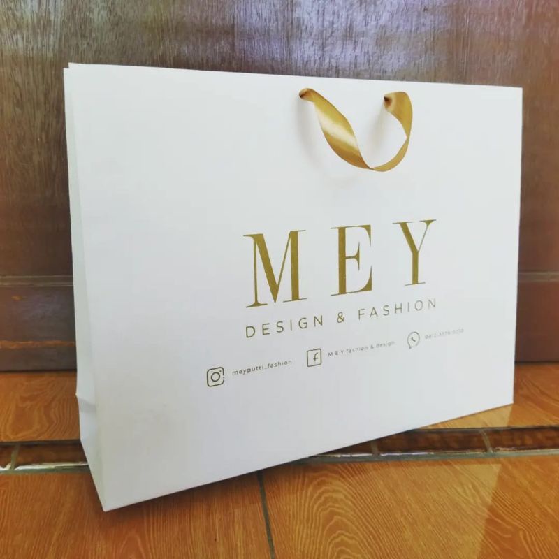 

paperbag custom glosy,size pxlxt 40*10*30 ,tebal dan rapi