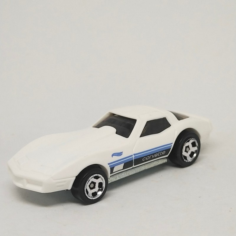 hot wheels 1996 corvette stingray white multipack exclusive 2021 loose