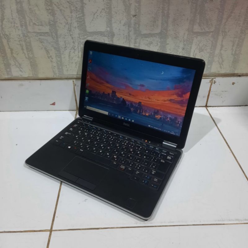 Laptop Dell Latitude E7240, Core i5-4310U Ram 4GB/SSD 128Gb Keyboard Backlight WINDOWS 10 SIAP PAKAI