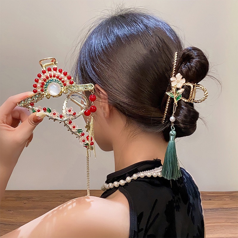 Jepit Rambut Model Hiu Besar Dengan Rumbai Panjang Untuk Wanita