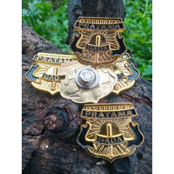 pin gada pratama cor satpam magnet