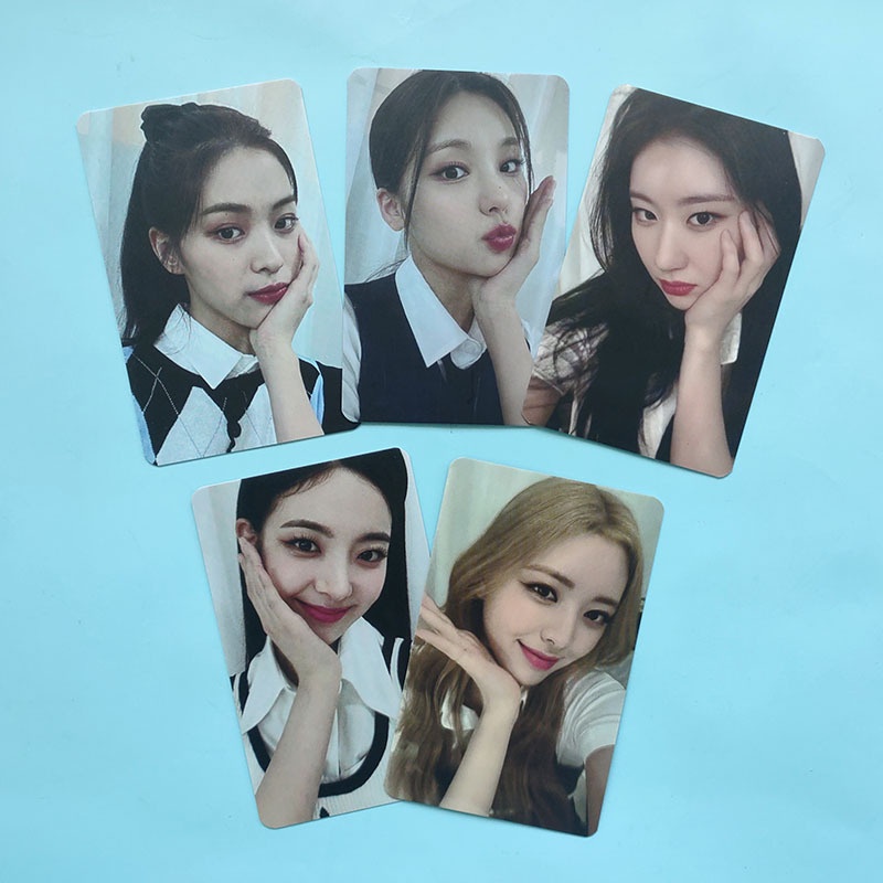 5pcs / set Kartu Pos ITZY photocards 2022 Untuk Koleksi