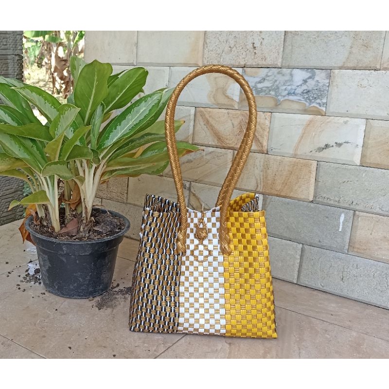 Tas Anyaman Plastik Jali-Jali Size M