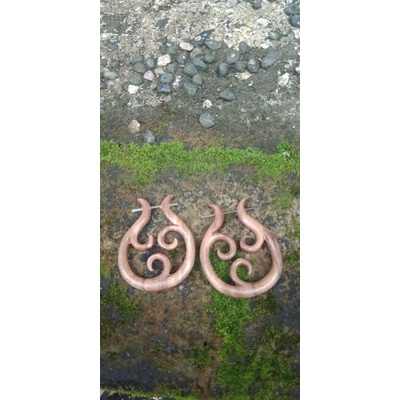 anting kayu sono motif bulat spiral