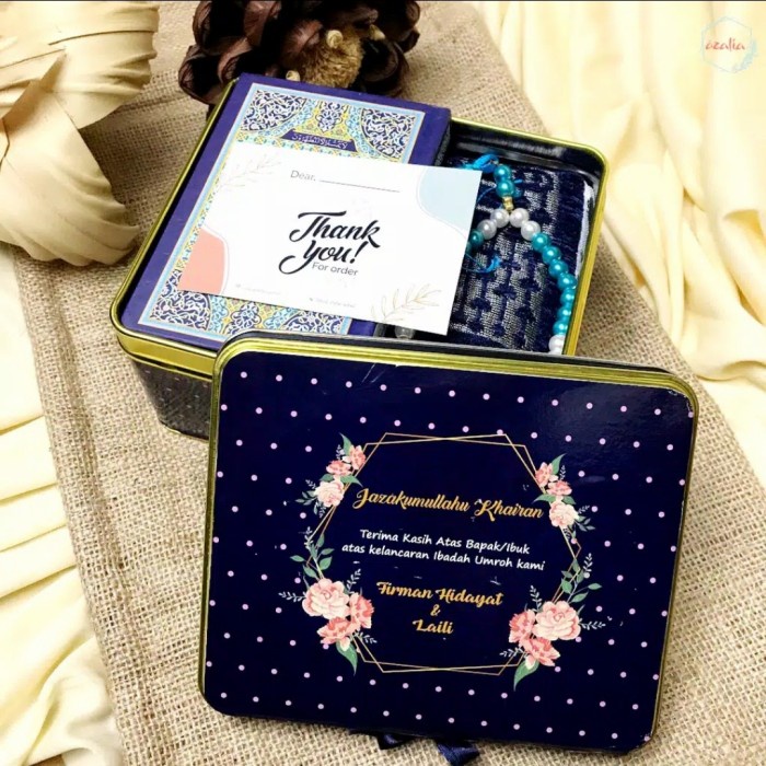 

(COD) Parsel murah Hampers Gift Box Isi Sajadah AlQuran Tasbih Souvenir Kado