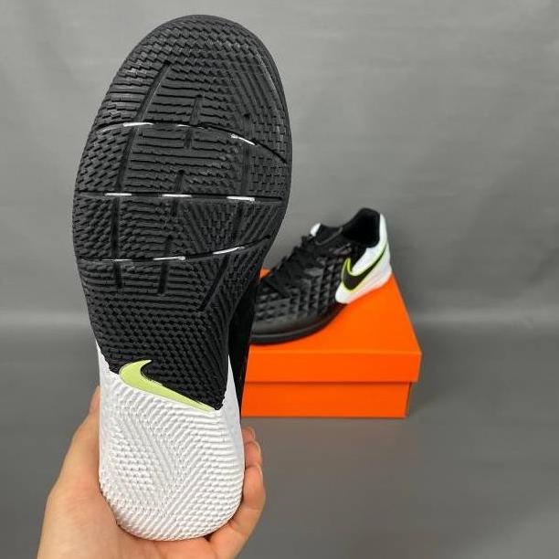 MURAH SEPATU FUTSAL NIKE TIEMPO LUNAR LEGEND 8 PRO BLACK WHITE IC ERG4646E