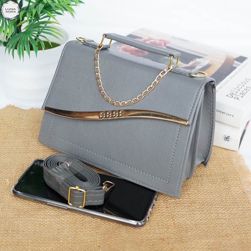 tas salempang wanita tas jalan jalan wanita tas santai wanita