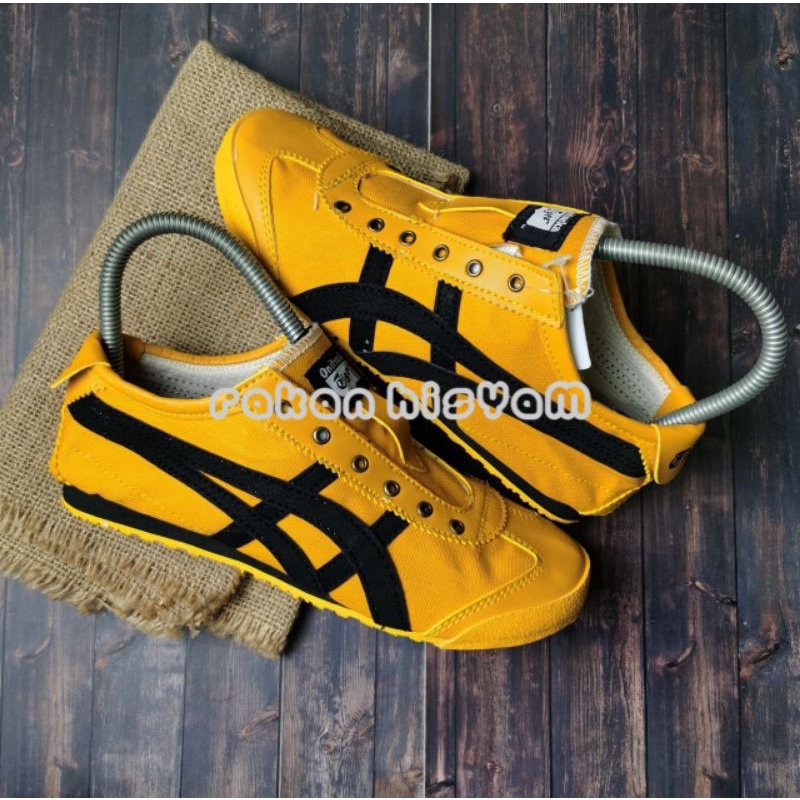 SNEAKERS SLIP ON KANVAS KOREAN STYLE TERLARIS SEPATU FASHION WANITA TERBARU