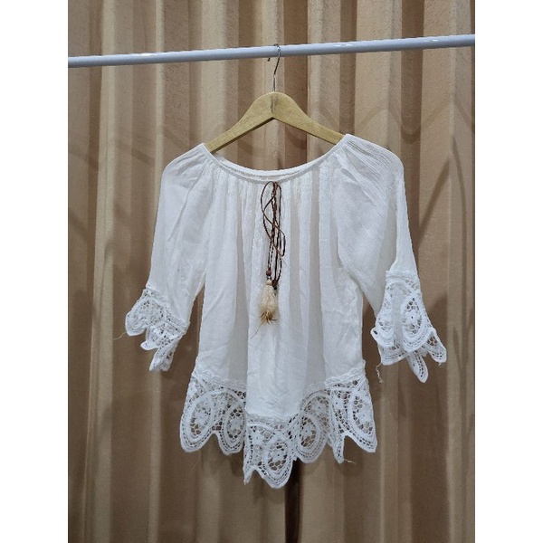 Buy 1 Get 1, 2 Model Sabrina Putih Preloved