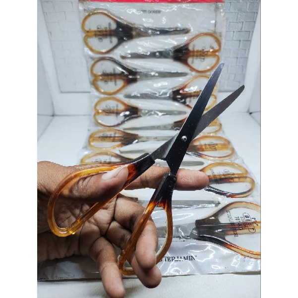 

gunting 17cm, M701/pluto (baru stok lama) 1 renteng isi 12/1 lusin