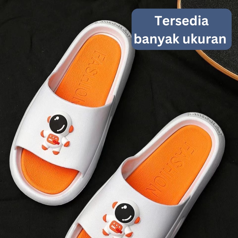 Highland Sandal Pria Lucu Slip On Sandal Aesthetic Karakter Astronot Sandal Unisex Karet Jelly HSN120