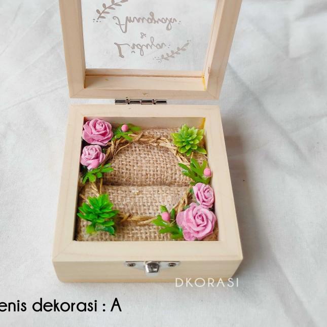 

Kotak cincin kayu jati belanda akrilik + print nama + bantalan cincin