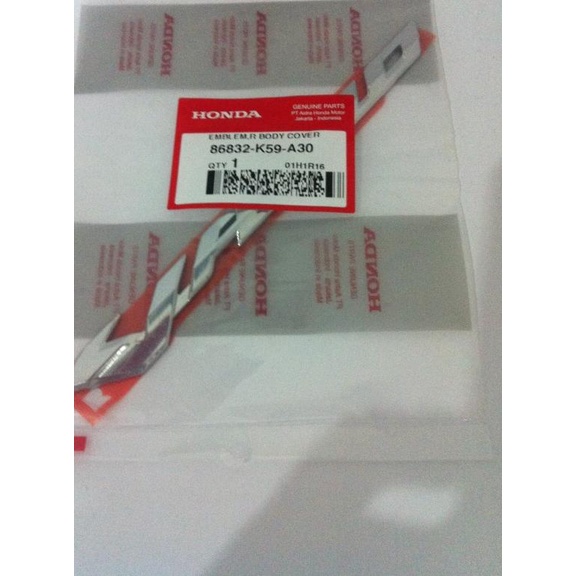 EMBLEM 3D VARIO 150 KANAN