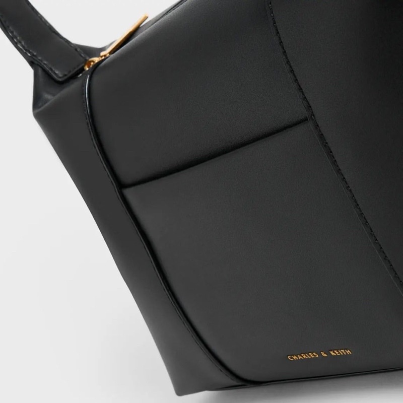 C Lorain Shoulder Bag