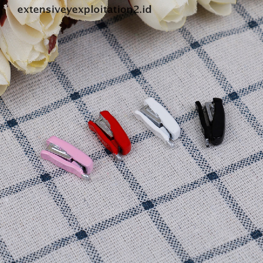 Miniatur stapler Bahan metal Untuk Rumah Boneka Skala 1: 12