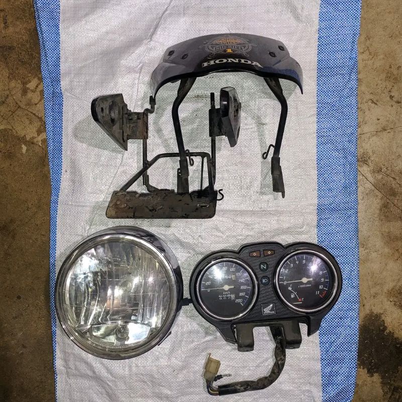 LAMPU SEAT TIGER REVO ORIGINAL HEADLAMP TIGER REVO ORI CABUTAN