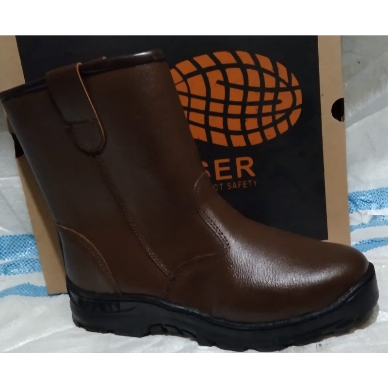 SEPATU SAFETY BOOT KRUSHER /SEPATU SAPETY PRIA /SEPATU SAFETY MURAH /SEPATU SAFETY KULI SOL KARET UJING BESI