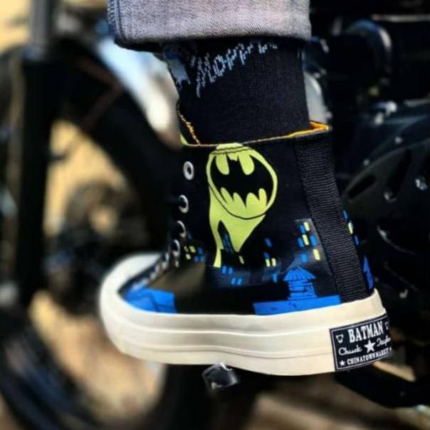 

GRATIS ONGKIR CONVERSE X CHINA TOWN SERIES BATMAN GLOW IN THE DARK 2396 ☣