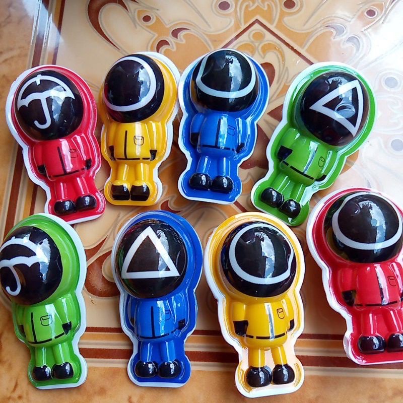 

permen karet squid game dan bola dunia