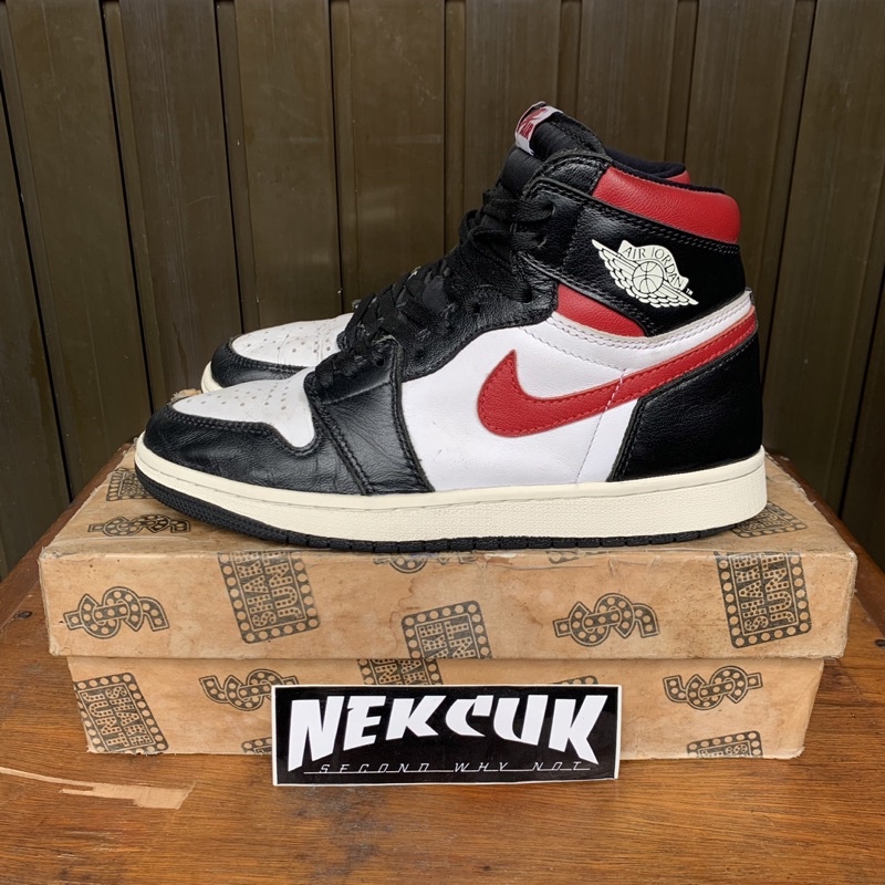 jordan 1 retro high black gym red