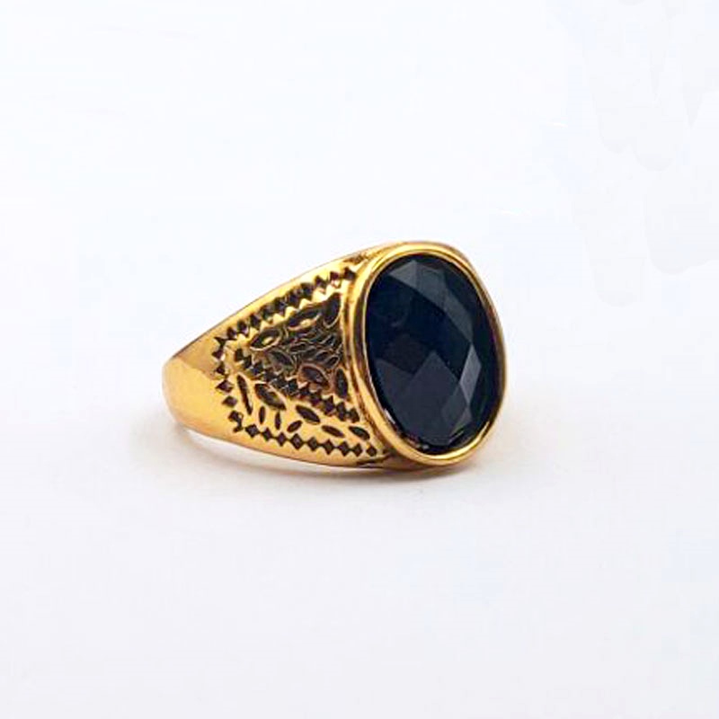 Cincin Lapis Emas Hias Batu Permata Hitam Gaya Vintage Untuk Pria