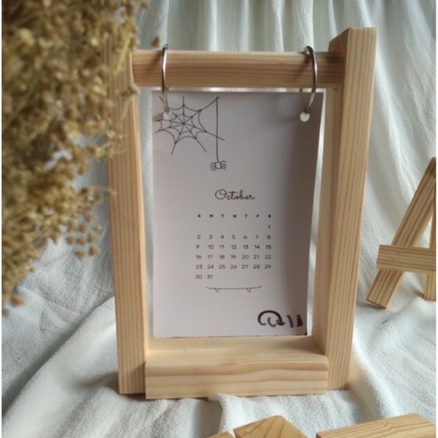 

Promo Stand kayu Kalender Meja Aesthetic 2023 model gantung kalender custom