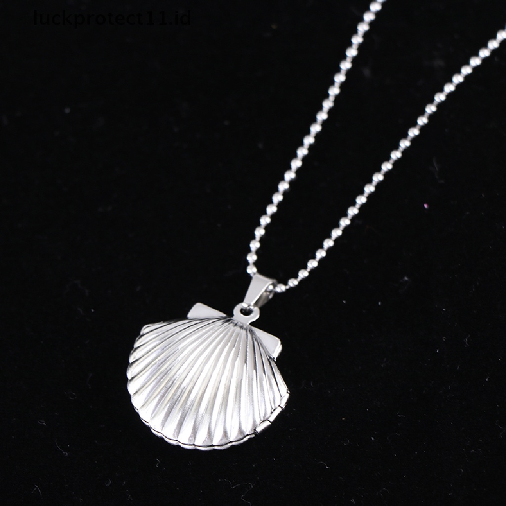 Kalung Liontin Locket Desain Ukiran Bingkai Foto Unik Dapat Dibuka