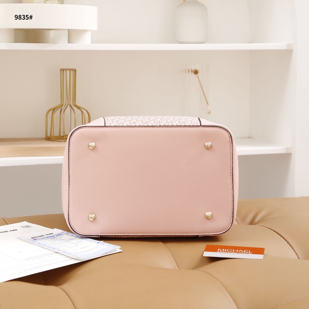 BAG Signature Bucket Shoulder Bag 9835