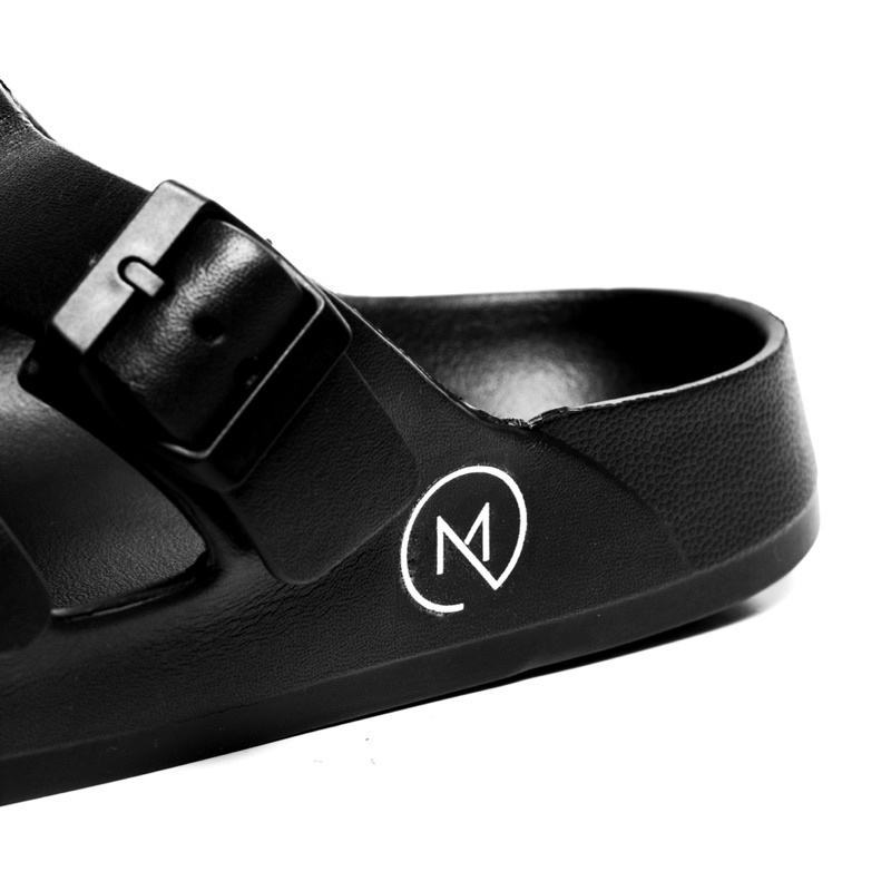 MARQUE.CO Rubber Sandals - Sendal Karet Bentuk Gesper Warna Hitam Black untuk Pria &amp; Wanita