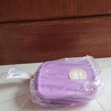 Microwavable lunch box ungu tupperware original