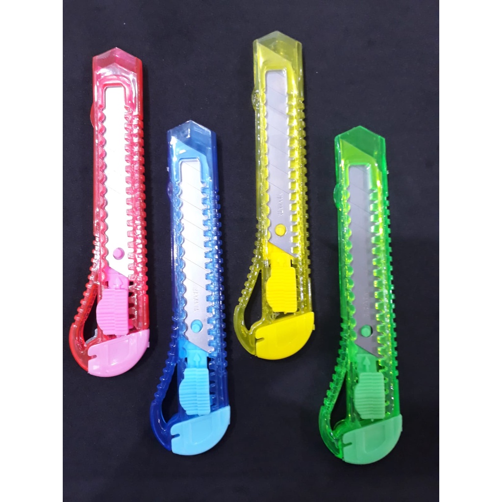 

PISAU CUTTER YAMATA WARNA WARNI PER 1 PCS (WARNA RANDOM)