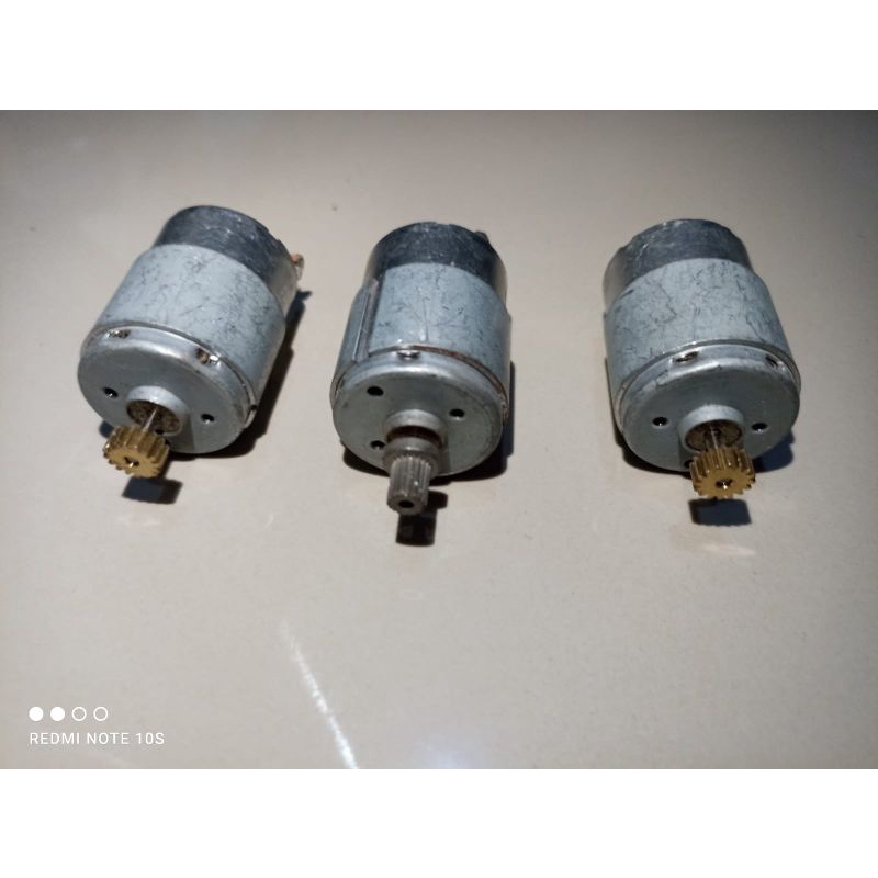 DINAMO DC 12 VOLT DOUBELE AS SHAFT