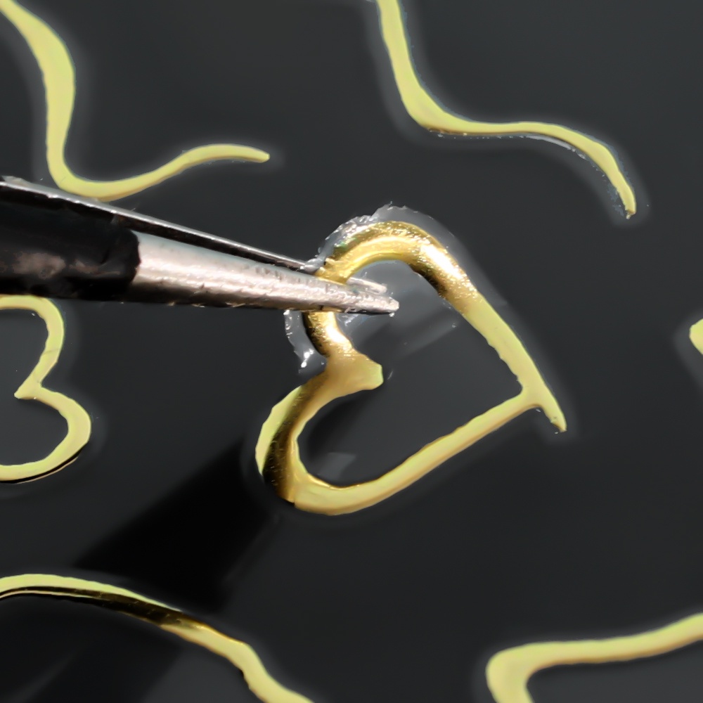 Stiker Kuku 3D Bentuk Spiral Warna Emas Untuk Nail Art