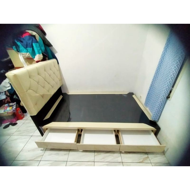 dipan kayu minimalis modern