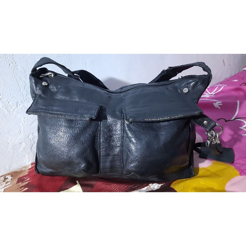 Mandarina Duck Sling Bag Hitam
